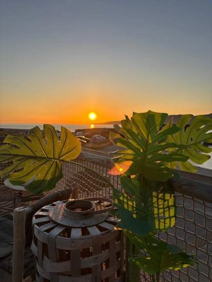L’heure dorée sur le rooftop du Corsaire